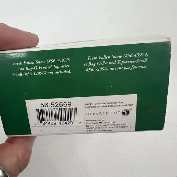 Department 56 Village Accessories Candy Cane Bench Christmas Village #56.52669 - Picture 6 of 7